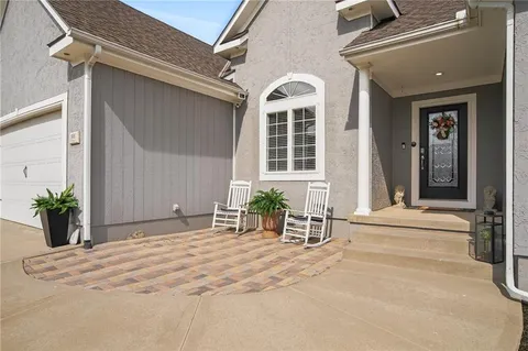 $425,000 | 906 Northwest Magnolia Lane, Grain Valley, MO 64029