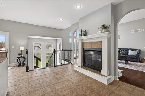 $425,000 | 906 Northwest Magnolia Lane, Grain Valley, MO 64029