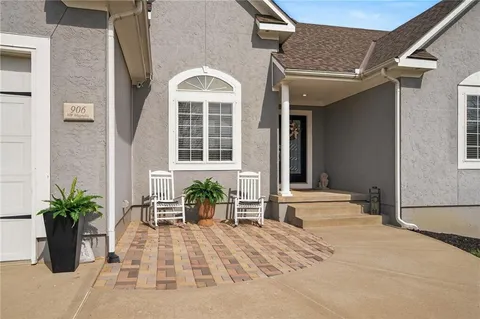 $425,000 | 906 Northwest Magnolia Lane, Grain Valley, MO 64029