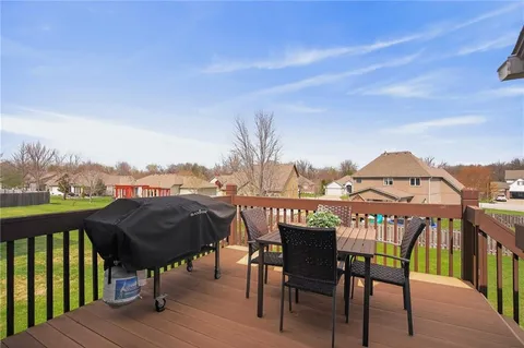 $425,000 | 906 Northwest Magnolia Lane, Grain Valley, MO 64029