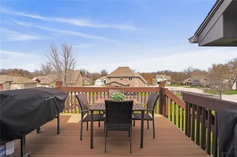 $425,000 | 906 Northwest Magnolia Lane, Grain Valley, MO 64029