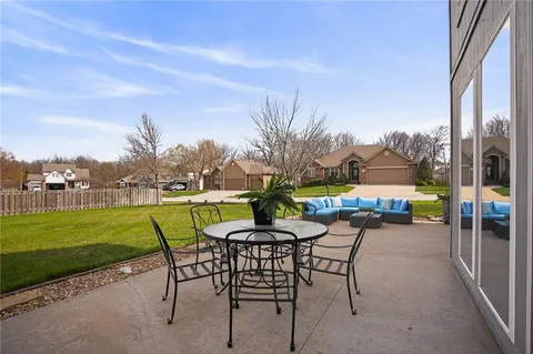 $425,000 | 906 Northwest Magnolia Lane, Grain Valley, MO 64029