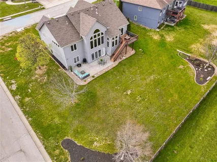 $425,000 | 906 Northwest Magnolia Lane, Grain Valley, MO 64029