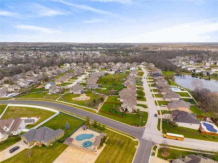 $425,000 | 906 Northwest Magnolia Lane, Grain Valley, MO 64029