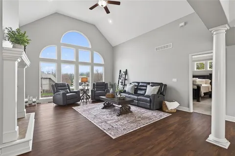 $425,000 | 906 Northwest Magnolia Lane, Grain Valley, MO 64029