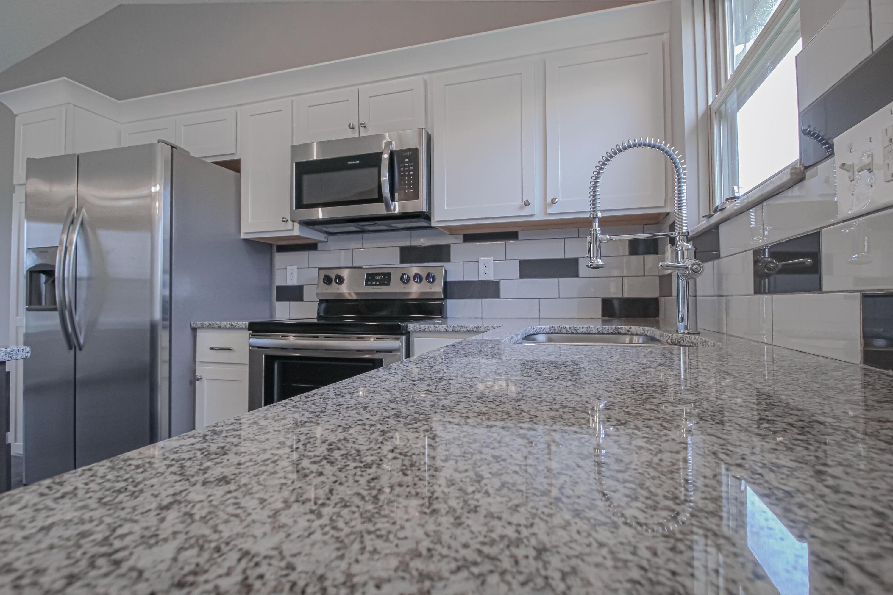 2348 Edmonton Road Columbus, OH 43229 - Photo 3 of 9 Gallery Image 3