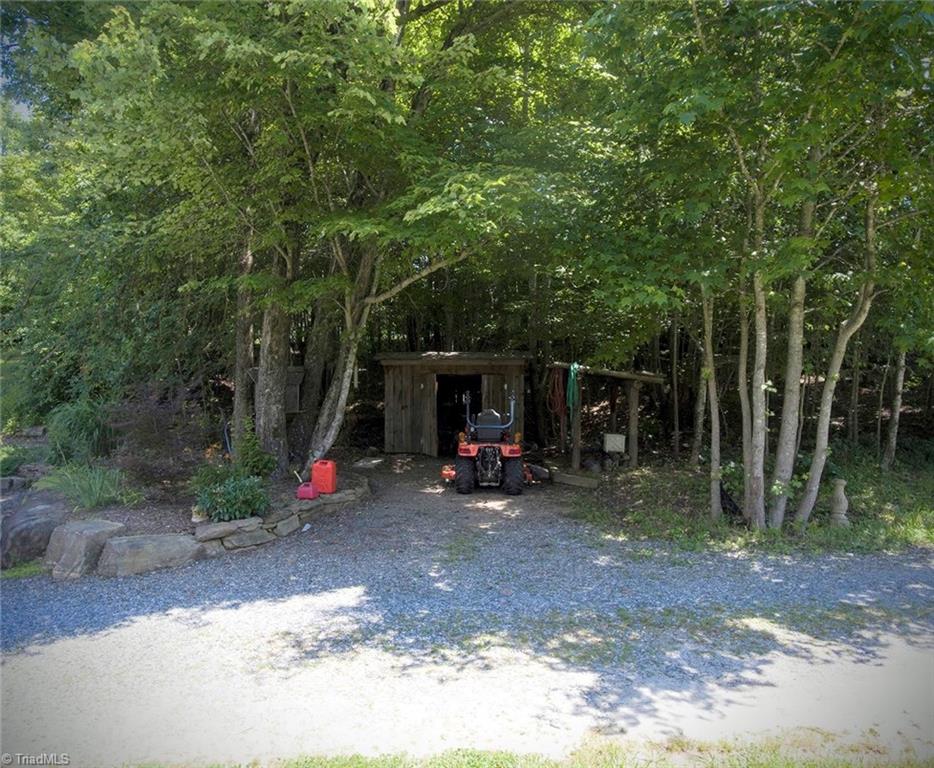 605 Bobcat Road Summerfield, NC 27358 - Photo 27 of 30 Gallery Image 27