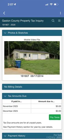 a black and white photo of a floor