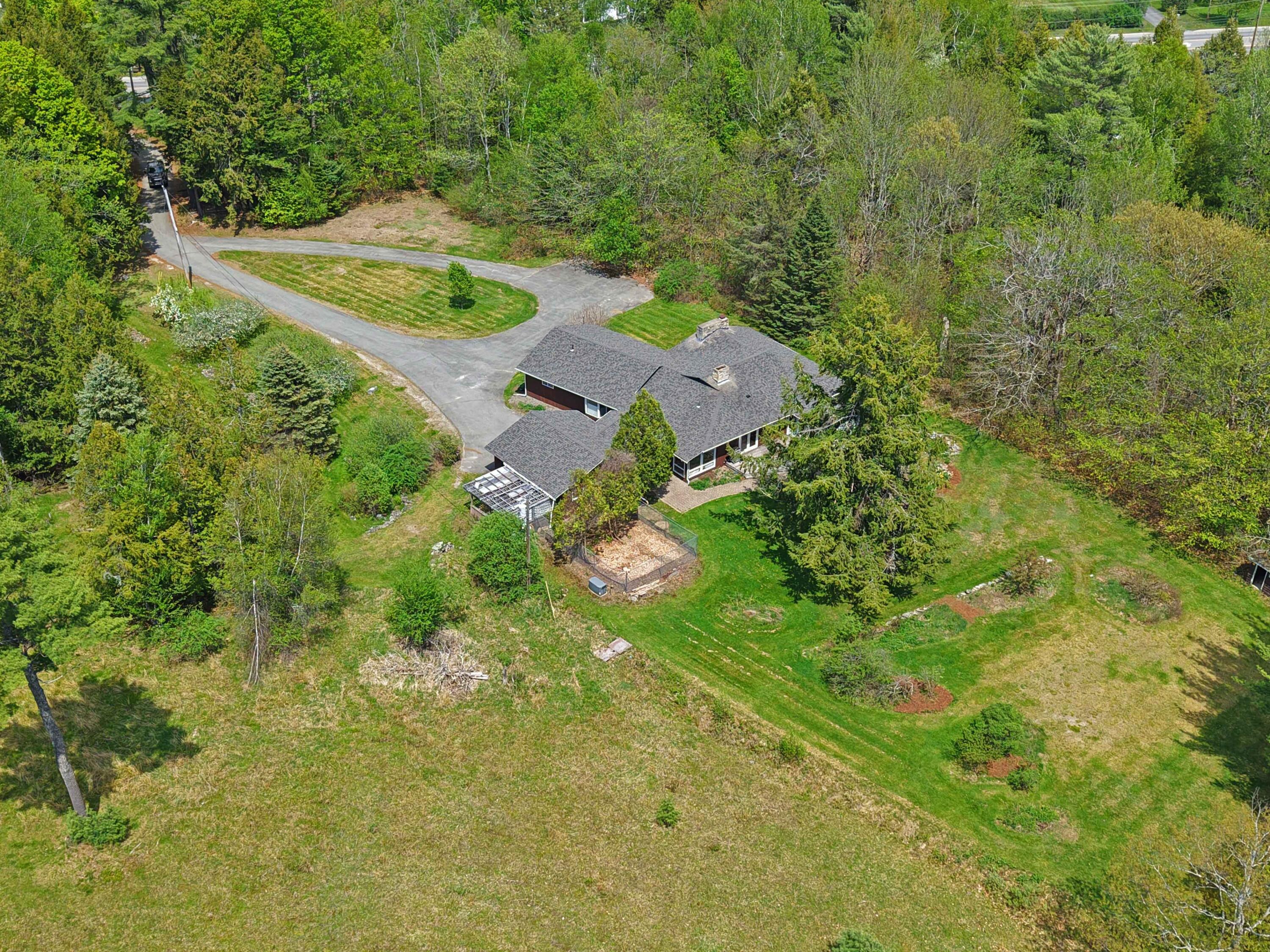 685 Main Road Holden, ME 04429 - Photo 5 of 45 1e