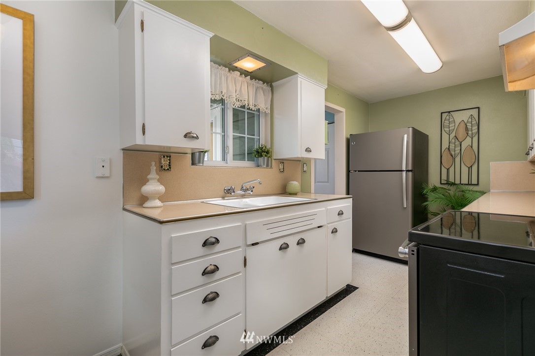 625 Logan Road Lynnwood, WA 98036 - Photo 11 of 21 Gallery Image 11