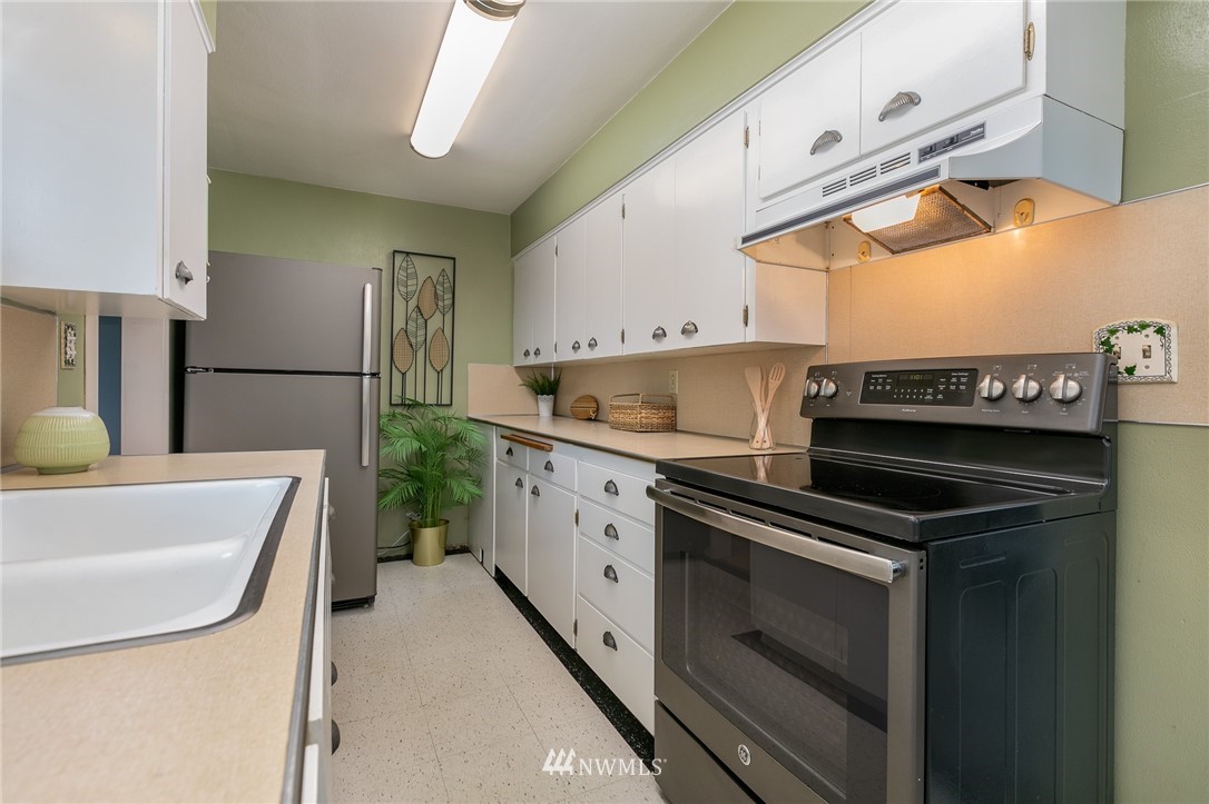 625 Logan Road Lynnwood, WA 98036 - Photo 12 of 21 Gallery Image 12