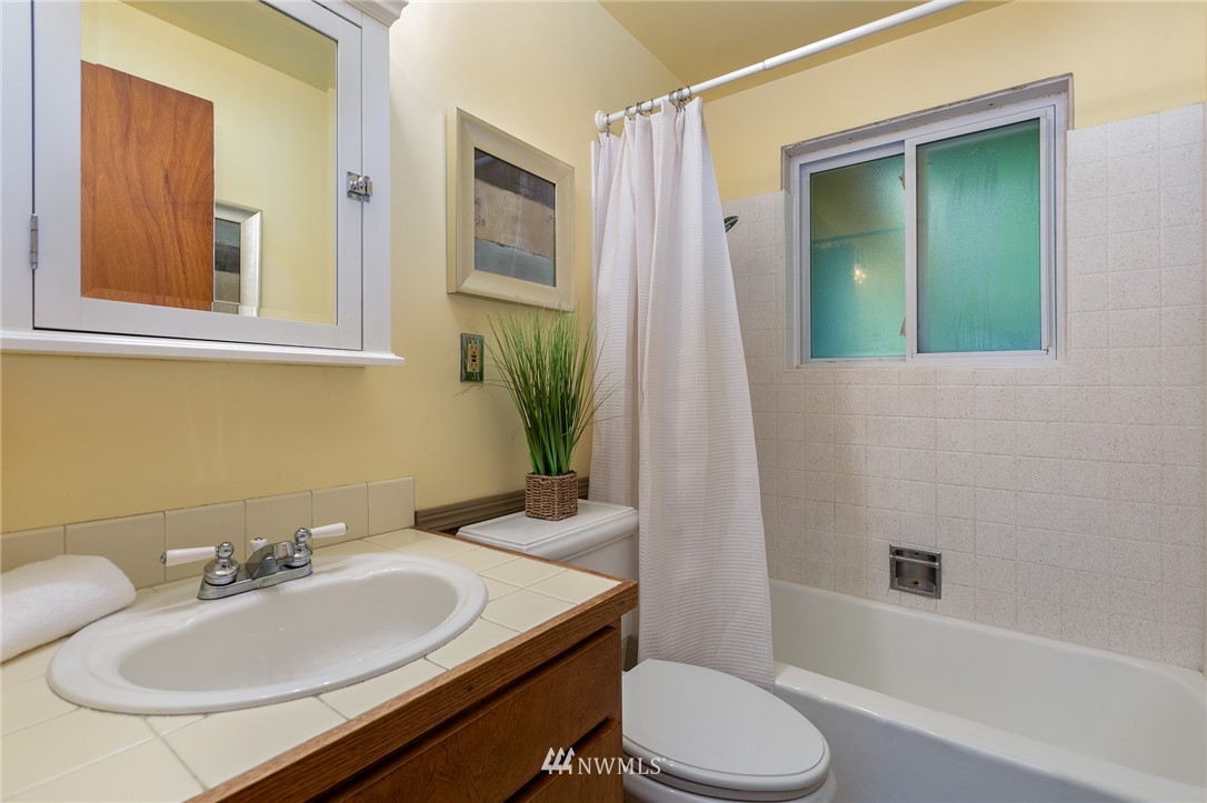 625 Logan Road Lynnwood, WA 98036 - Photo 18 of 21 Gallery Image 18