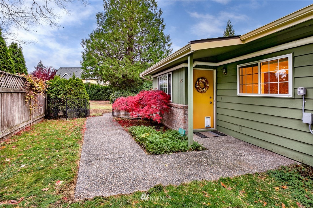 625 Logan Road Lynnwood, WA 98036 - Photo 3 of 21 Gallery Image 3