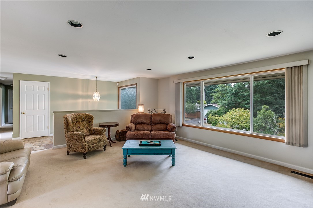 16604 Southeast 147th Street Renton, WA 98059 - Photo 5 of 25