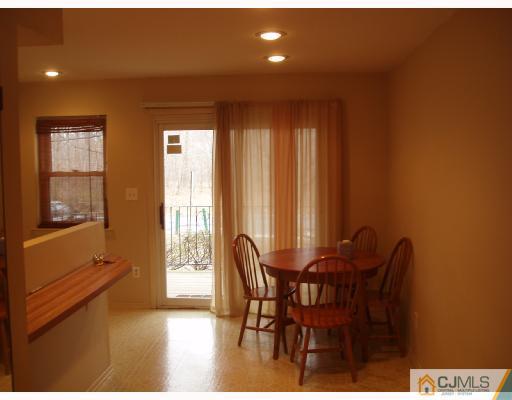 160 Evergreen Road, Unit 8A 8A Edison, NJ 08837 - Photo 3 of 8 Gallery Image 3