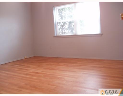 160 Evergreen Road, Unit 8A 8A Edison, NJ 08837 - Photo 5 of 8 Gallery Image 5
