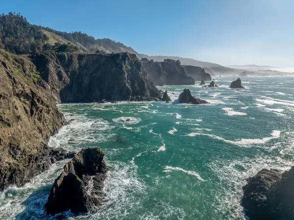 $8,100,000 | 1990 Highway 1, Albion, CA 95410