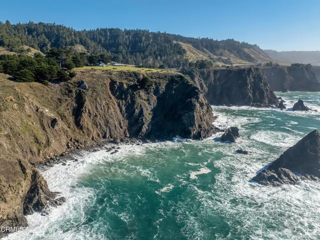 $8,100,000 | 1990 Highway 1, Albion, CA 95410