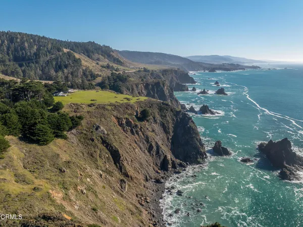 $8,100,000 | 1990 Highway 1, Albion, CA 95410