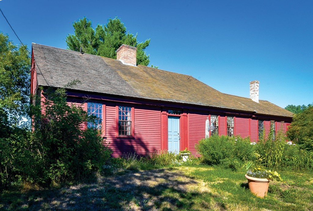 94 Mendon Street Upton, MA 01568 - Photo 1 of 22 Gallery Image 1