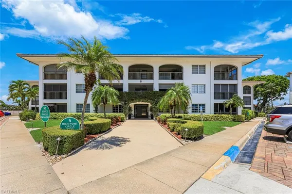 $299,000 | 5 High Point Circle West, Unit 204, Naples, FL 34103