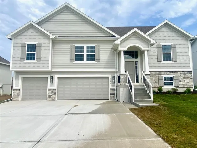 $449,900 | 1026 Jasmine Drive, Liberty, MO 64068