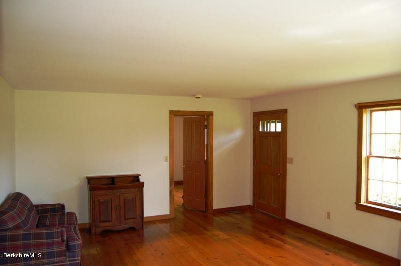 106 Rannapo Road Sheffield, MA 01257 - Photo 3 of 10 living room