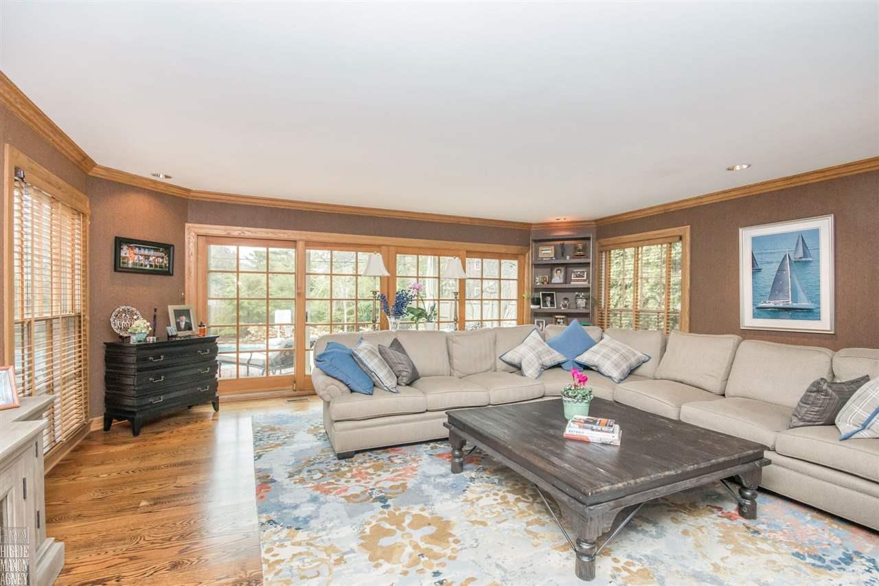 175 Touraine Road Grosse Pointe Farms, MI 48236 - Photo 3 of 31