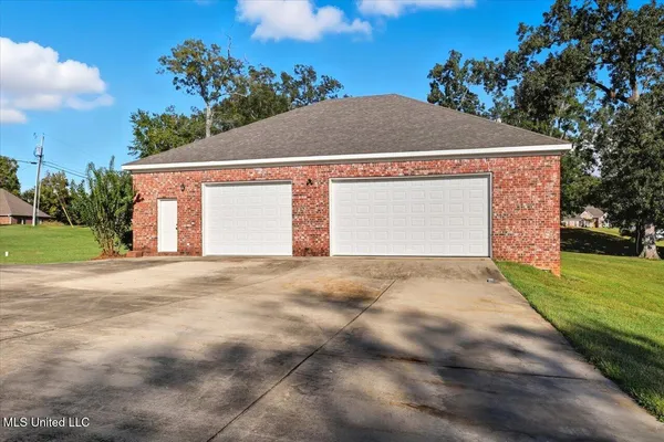 $615,000 | 1015 Longwood Place, Pearl, MS 39208