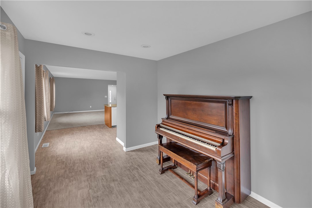 1450 Masters Lane Decatur, IL 62521 - Photo 9 of 25 Gallery Image 9