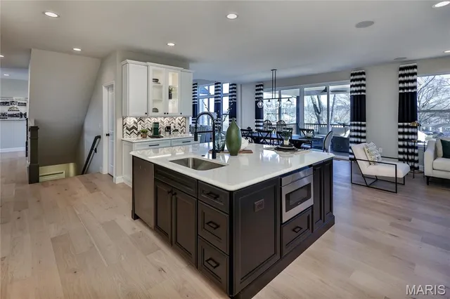 $1,175,000 | 6724 Preservation Parkway, St. Louis, MO 63123