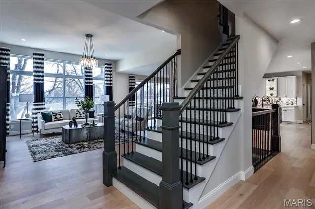 $1,175,000 | 6724 Preservation Parkway, St. Louis, MO 63123