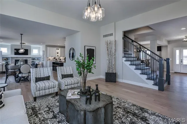 $1,175,000 | 6724 Preservation Parkway, St. Louis, MO 63123