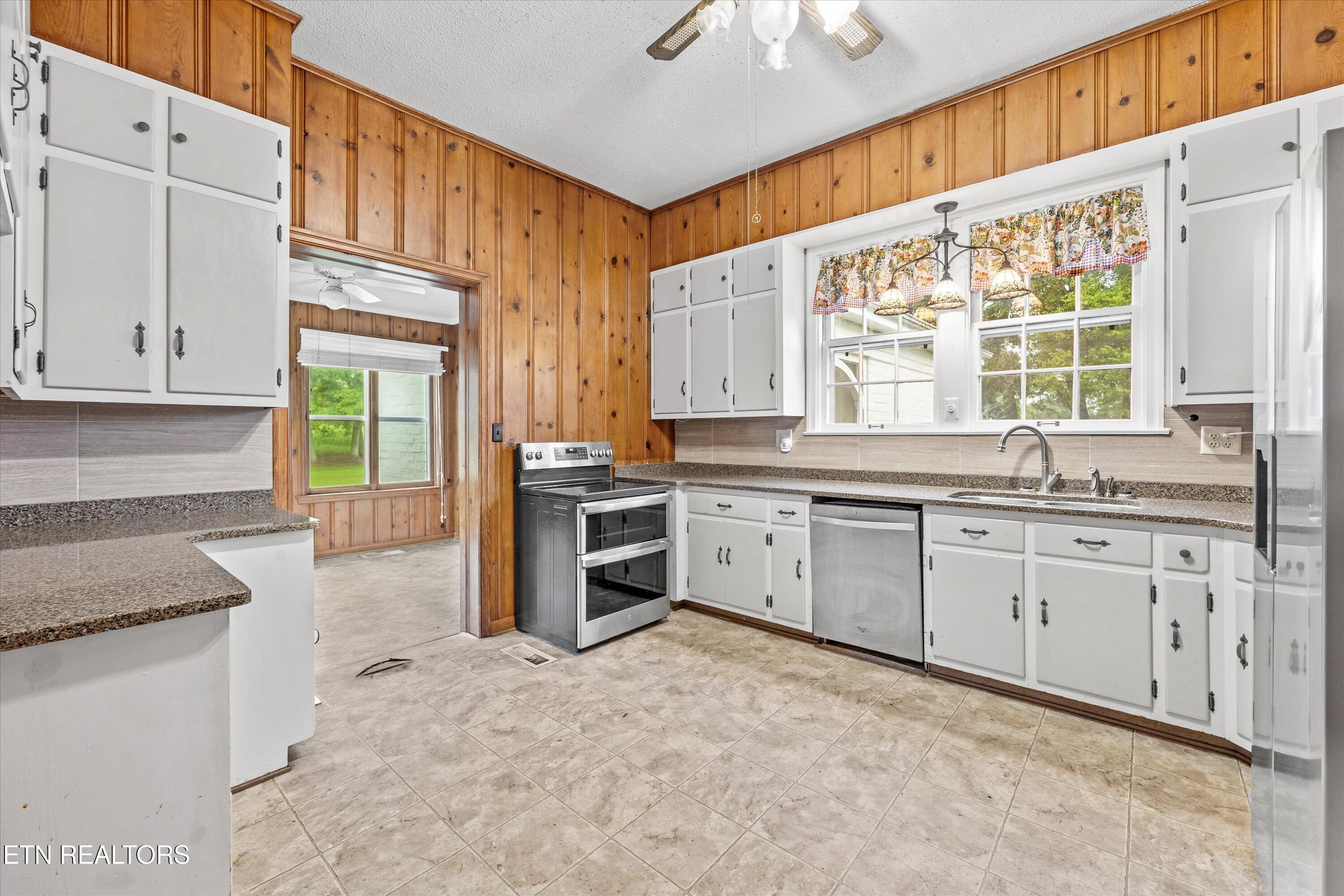 307 Burn Road Niota, TN 37826 - Photo 20 of 60 20-307 Burn Rd016