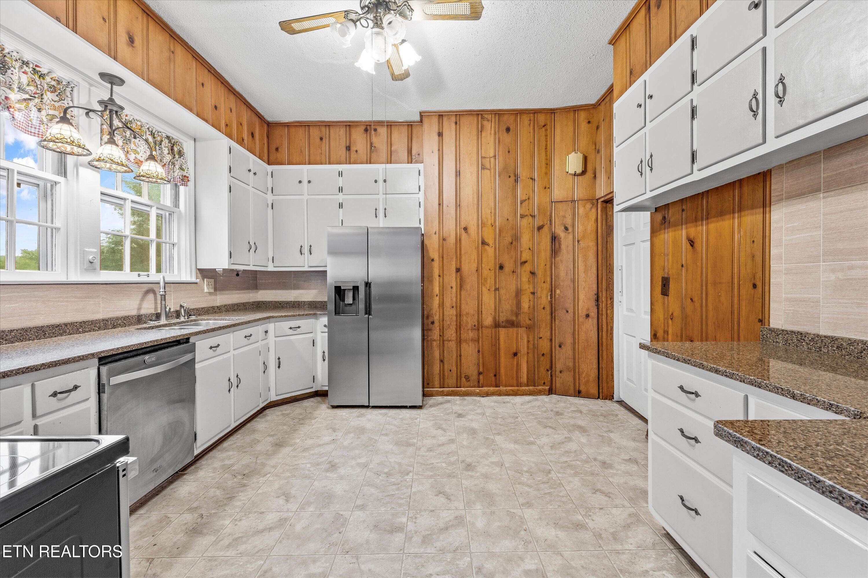 307 Burn Road Niota, TN 37826 - Photo 22 of 60 22-307 Burn Rd018