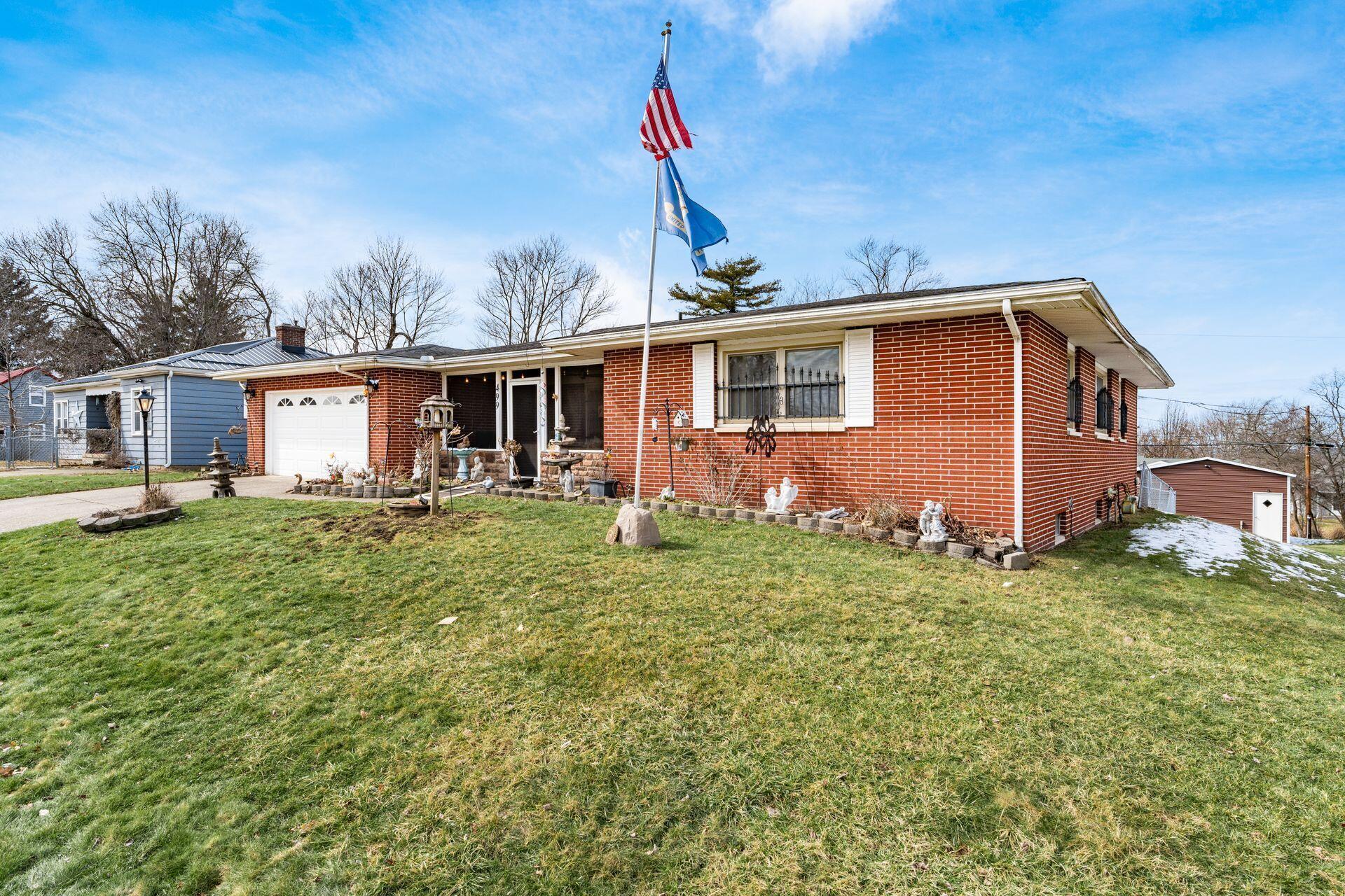 499 Beacon Road Newark, OH 43055 - Photo 2 of 40 002_on Rd Newark OH 43055 USA - Copy