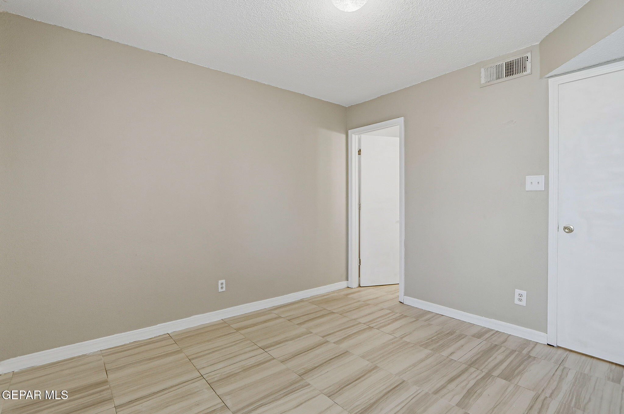 3424 Tierra Cromo Road El Paso, TX 79938 - Photo 14 of 27 a view of an empty room