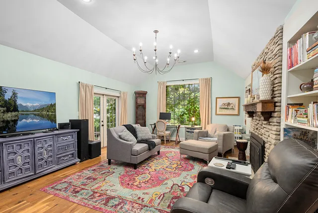 $414,900 | 701 East 7th Street, Lockport, IL 60441