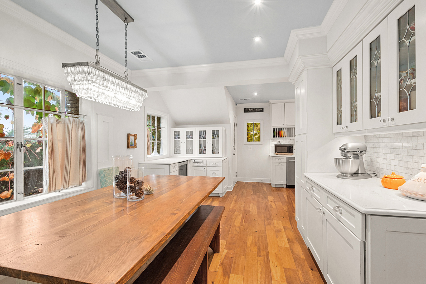 701 East 7th Street Lockport, IL 60441 - Photo 10 of 29 a very nice looking room with a large window