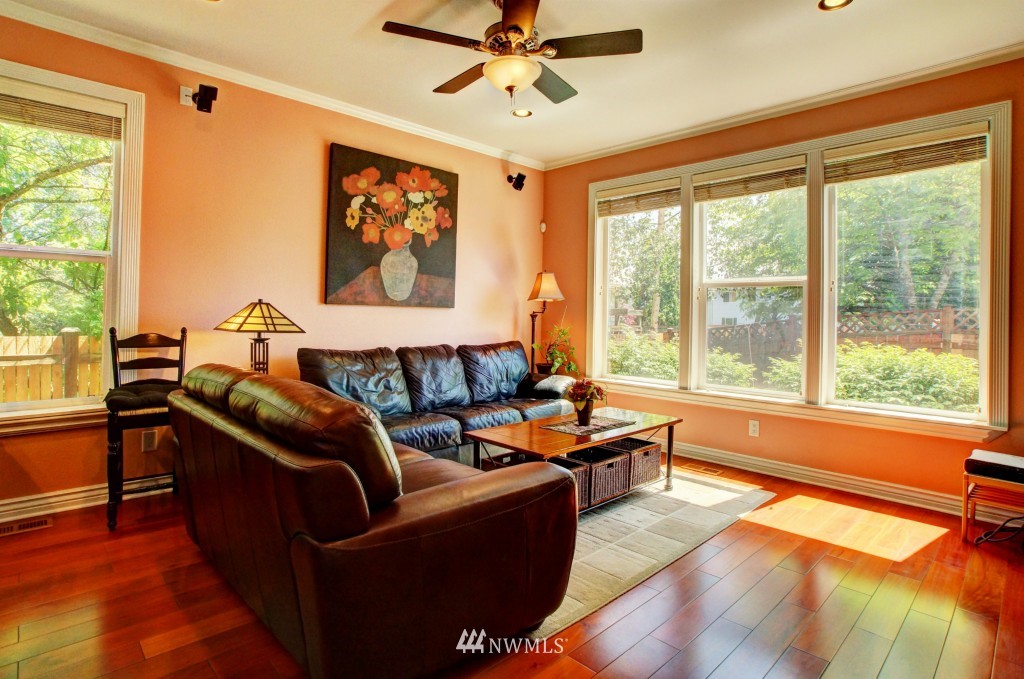 4100 Northeast 9th Court Renton, WA 98059 - Photo 11 of 25