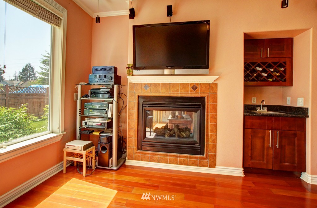 4100 Northeast 9th Court Renton, WA 98059 - Photo 12 of 25