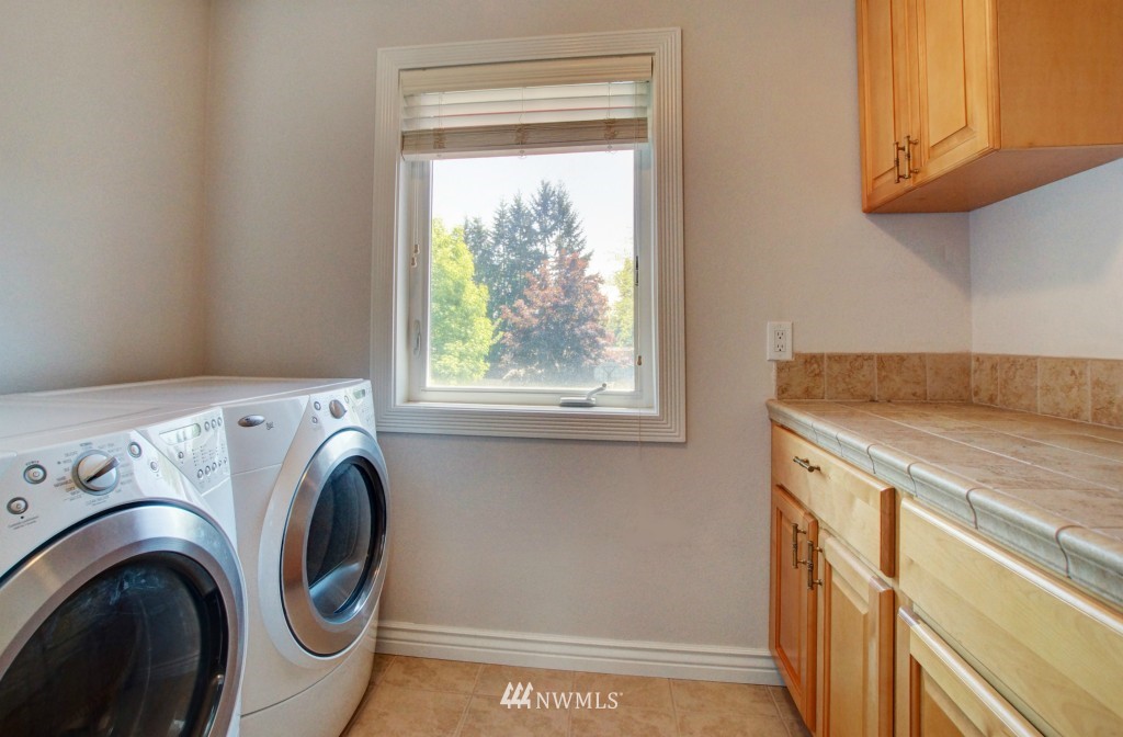4100 Northeast 9th Court Renton, WA 98059 - Photo 16 of 25