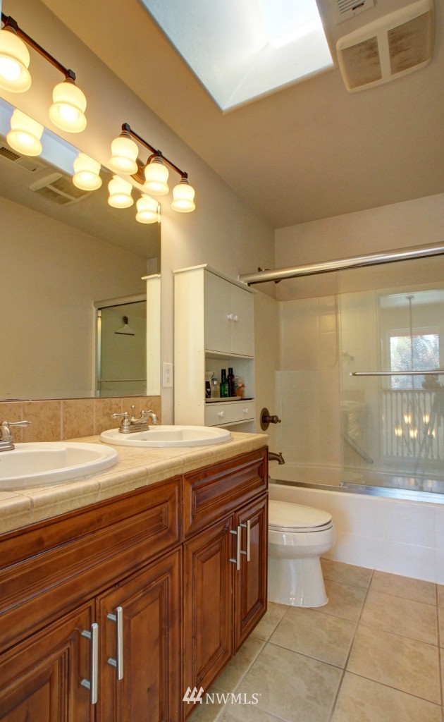 4100 Northeast 9th Court Renton, WA 98059 - Photo 18 of 25