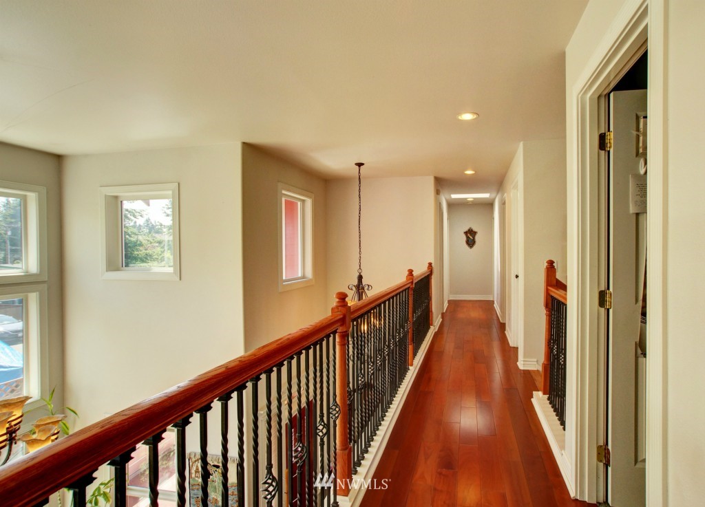 4100 Northeast 9th Court Renton, WA 98059 - Photo 21 of 25