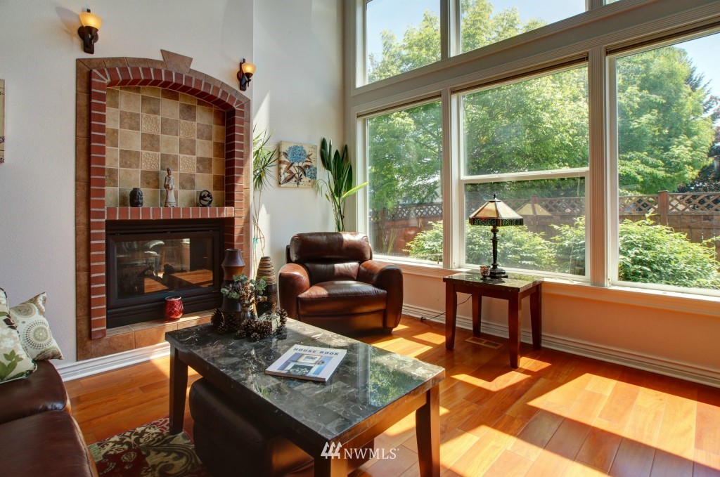 4100 Northeast 9th Court Renton, WA 98059 - Photo 5 of 25