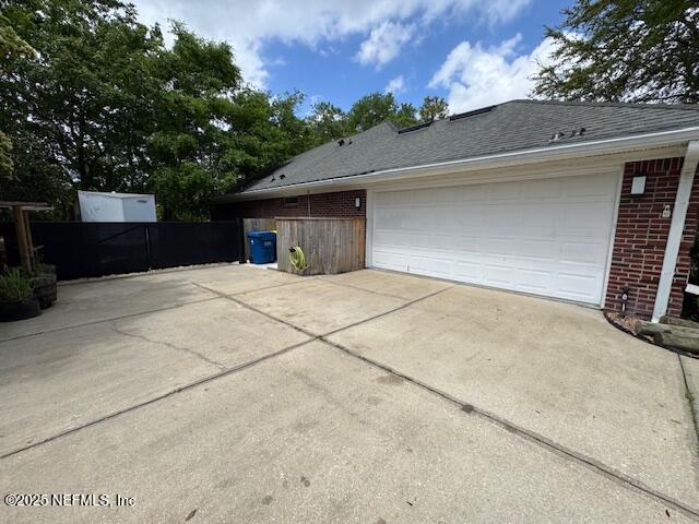 2924 Captiva Bluff Road South Jacksonville, FL 32226 - Photo 40 of 42 2924 Captiva-Garage pic1