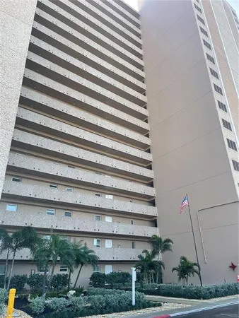 $3,000 | 5200 Brittany Drive South, Unit 1804, St. Petersburg, FL 33715