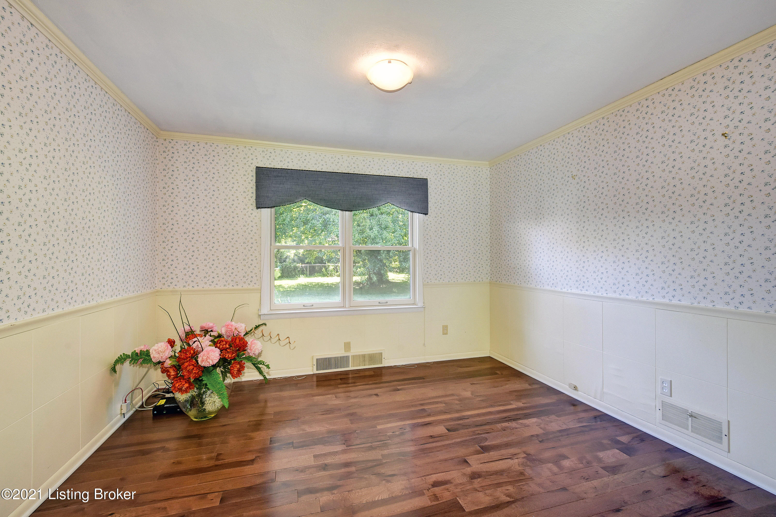 211 Woodcleft Road Louisville, KY 40222 - Photo 7 of 47 room off living room