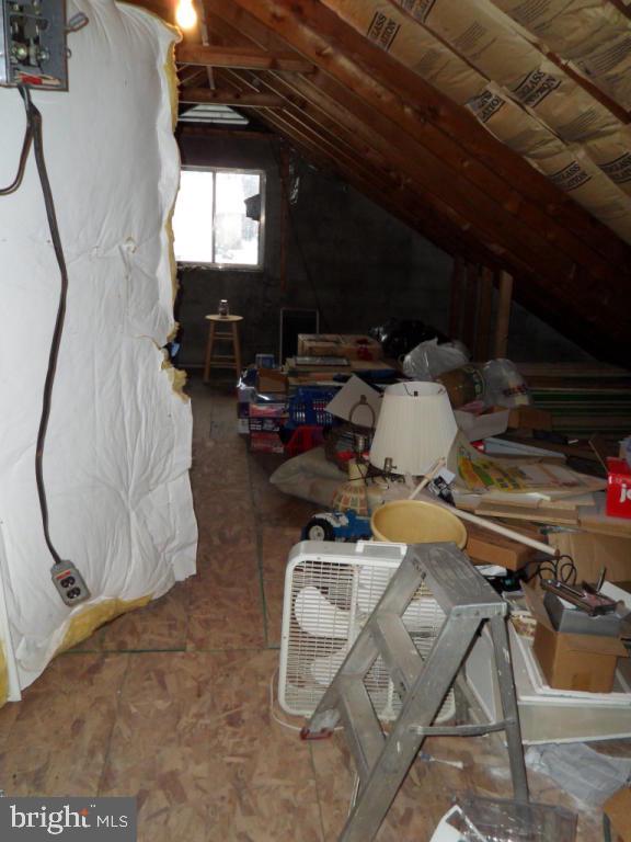 748 Hopeland Road Lititz, PA 17543 - Photo 13 of 26 a room with musical instruments