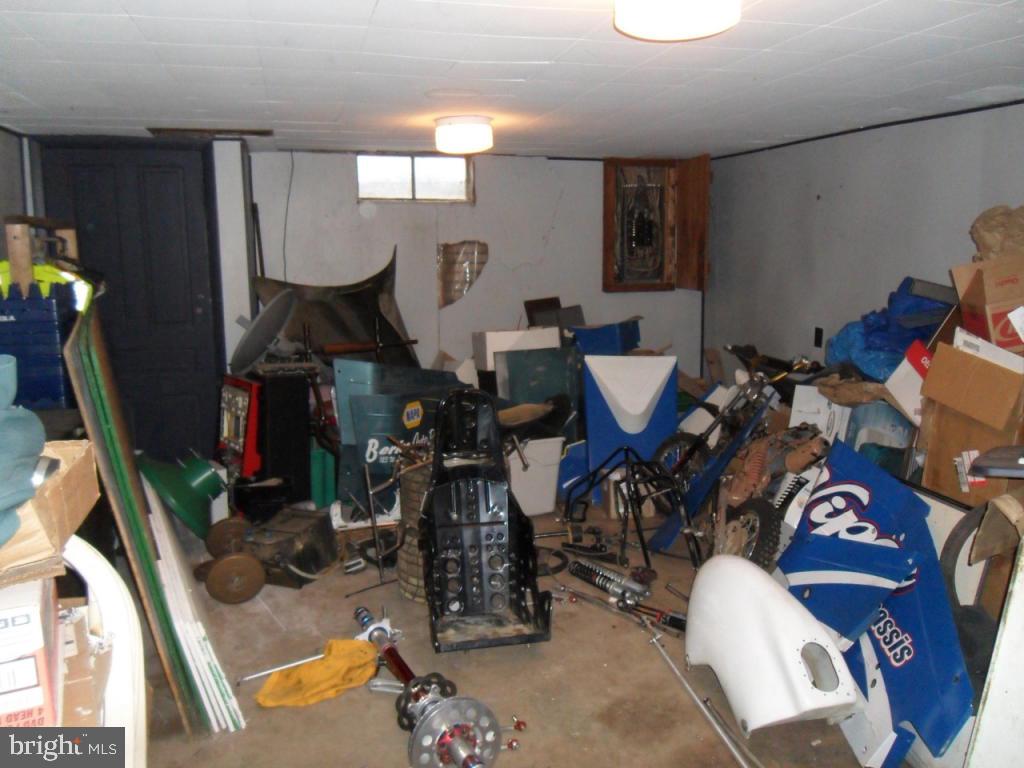 748 Hopeland Road Lititz, PA 17543 - Photo 14 of 26 a room with musical instruments